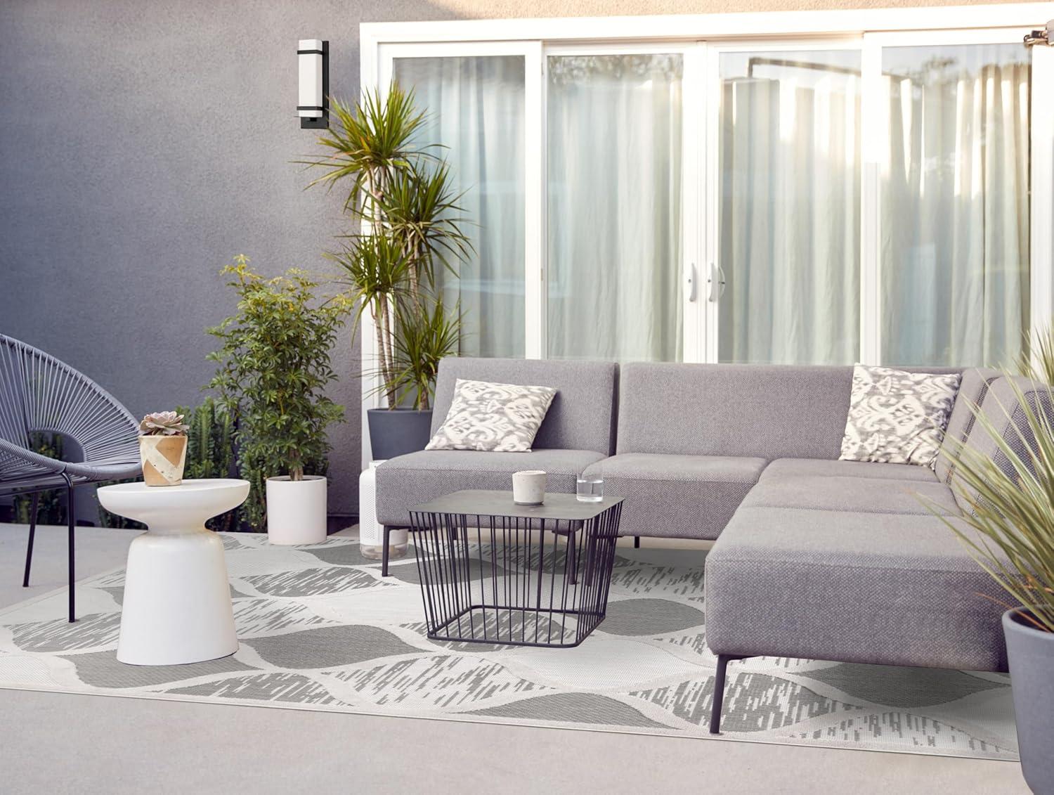 imageDesign House Leick Home Vennor Indoor and Outdoor Area Rug Geometric Pattern 7 ft x 10 ft Gray 595744Grey