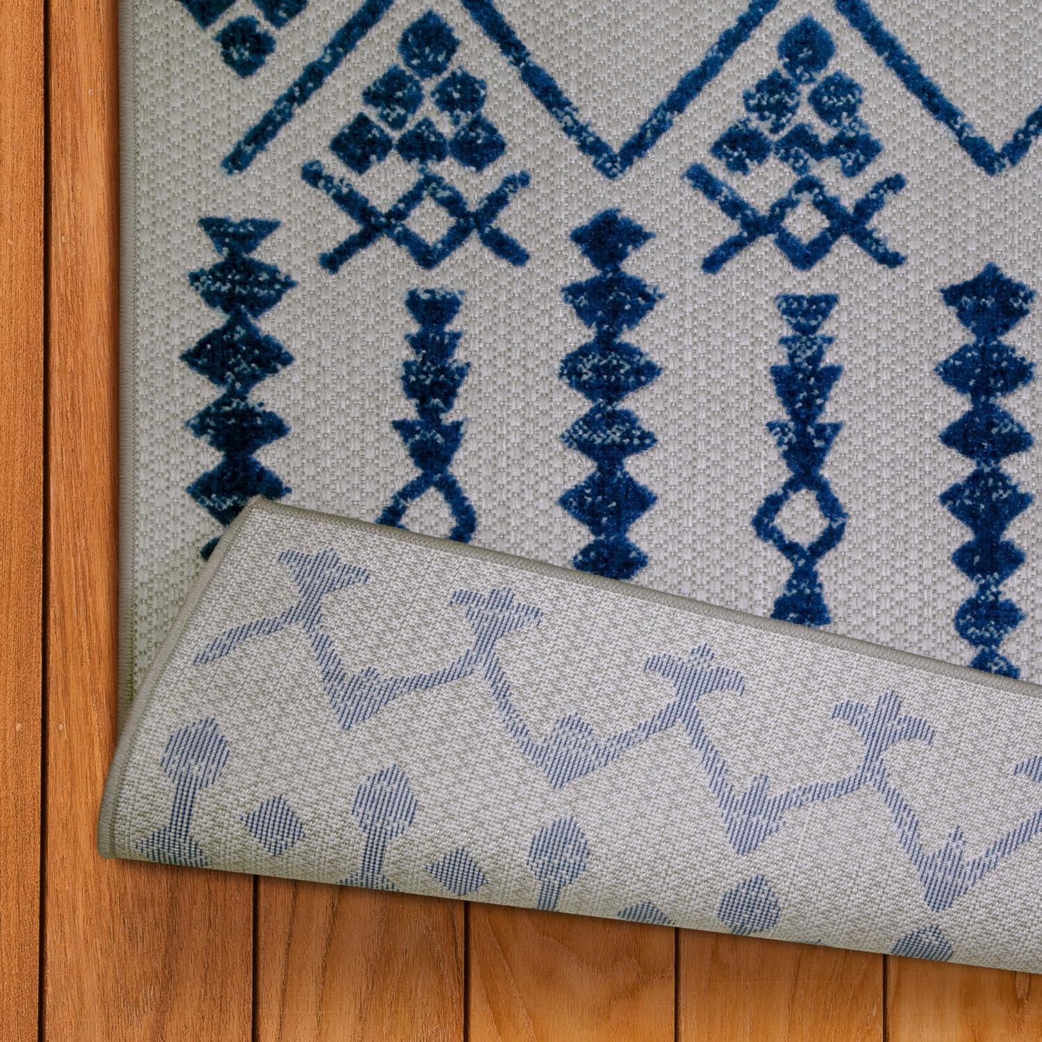 imageLeick Home 594952 Cusp Gray with Blue Moroccan Pattern Indoor Outdoor Area Rug Rectangle 4x6