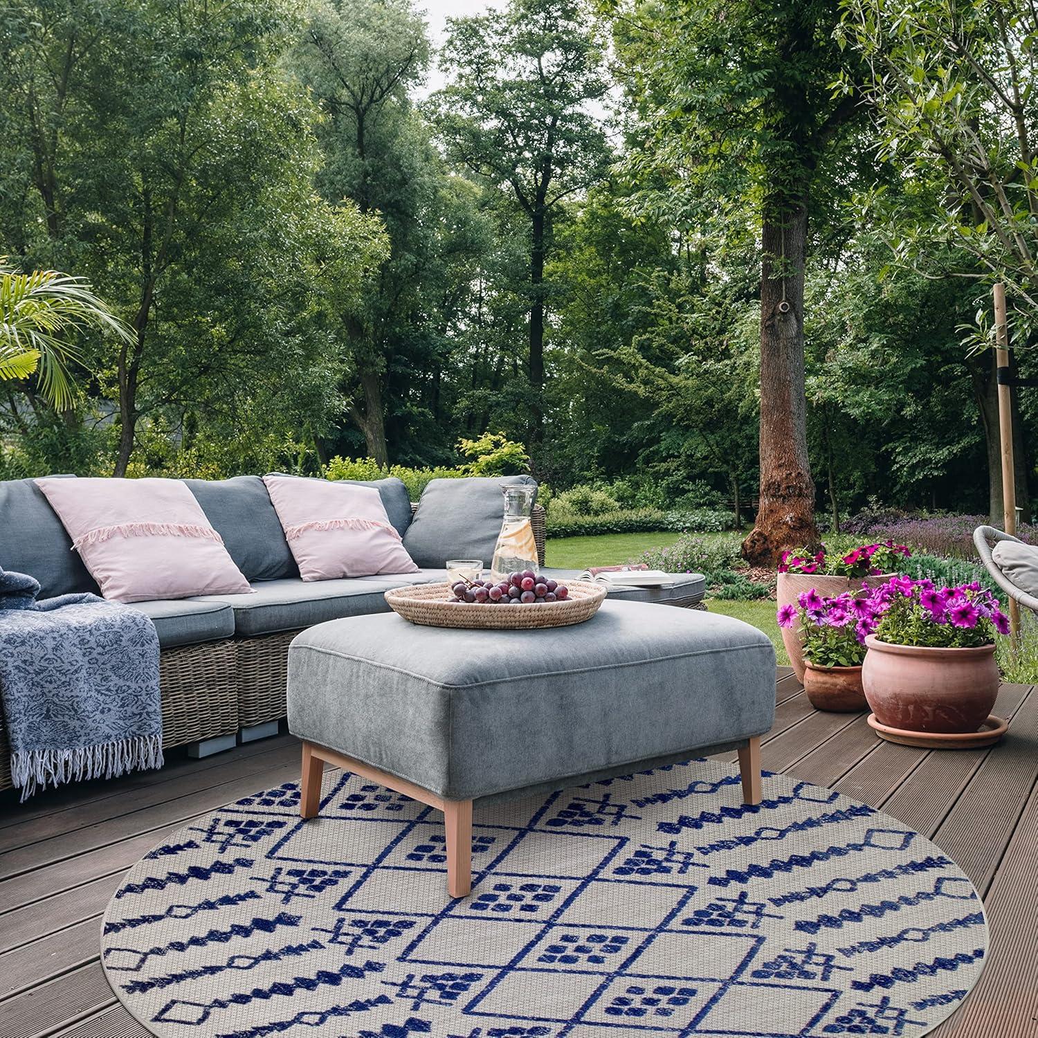 imageLeick Home 594978 Cusp Gray with Blue Moroccan Pattern Indoor Outdoor Area Rug Round 53