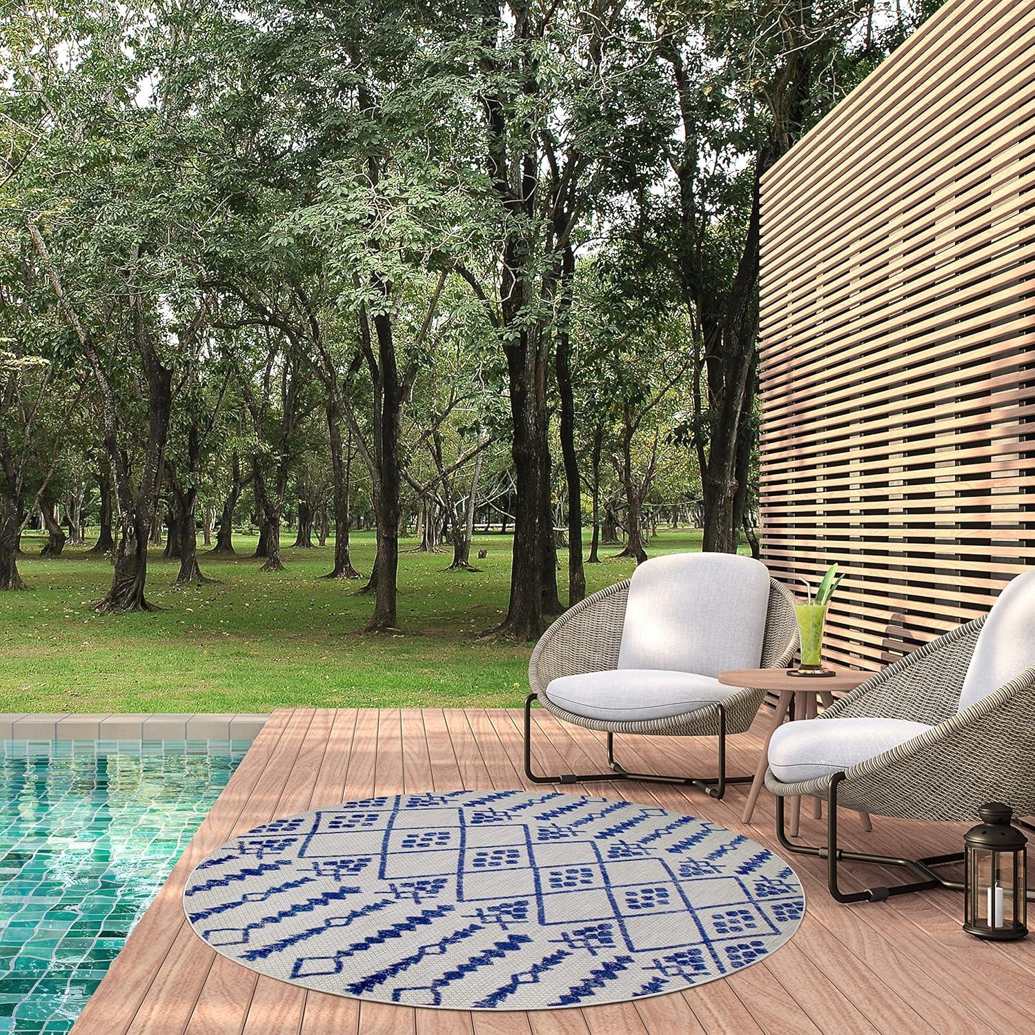 imageLeick Home 594978 Cusp Gray with Blue Moroccan Pattern Indoor Outdoor Area Rug Round 53